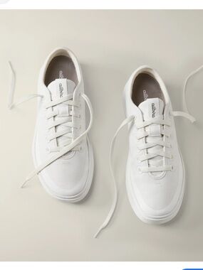 Allbirds Off-White Canvas Piper Lace-Up Sneakers size 8